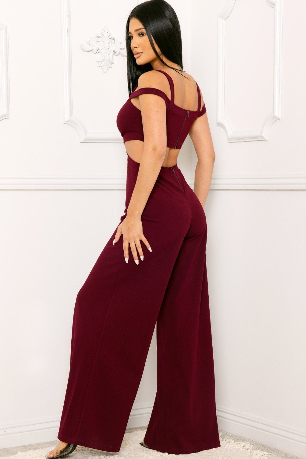 Cutout Detailed Jumpsuit – Wide Leg, Zipper Back & Shoulder Strap Design BOUTINIE