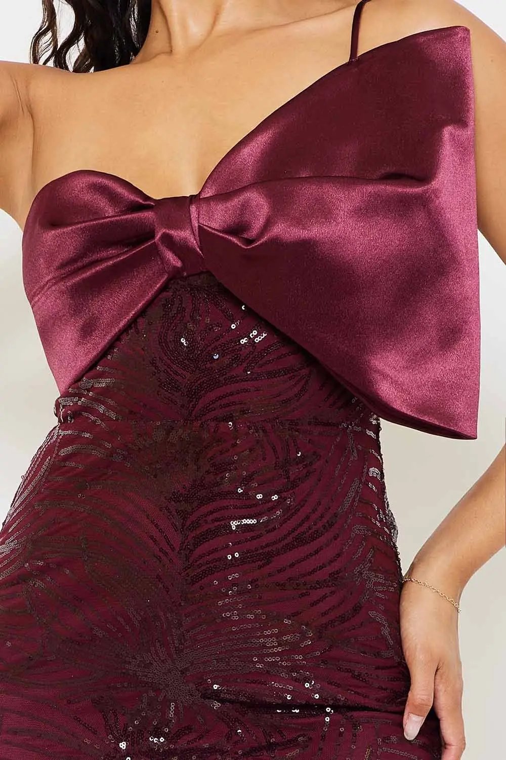 Satin Maxi Dress – Patterned Sequin Bow Evening Gown With Spaghetti Strap BOUTINIE