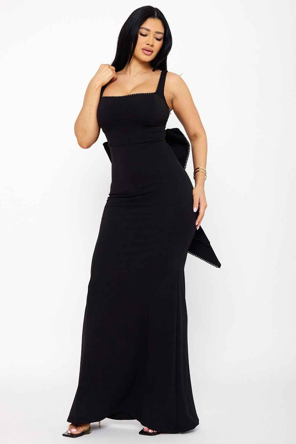 [open Packs] Crezia Fabric With Large Bow On The Back Maxi Dress