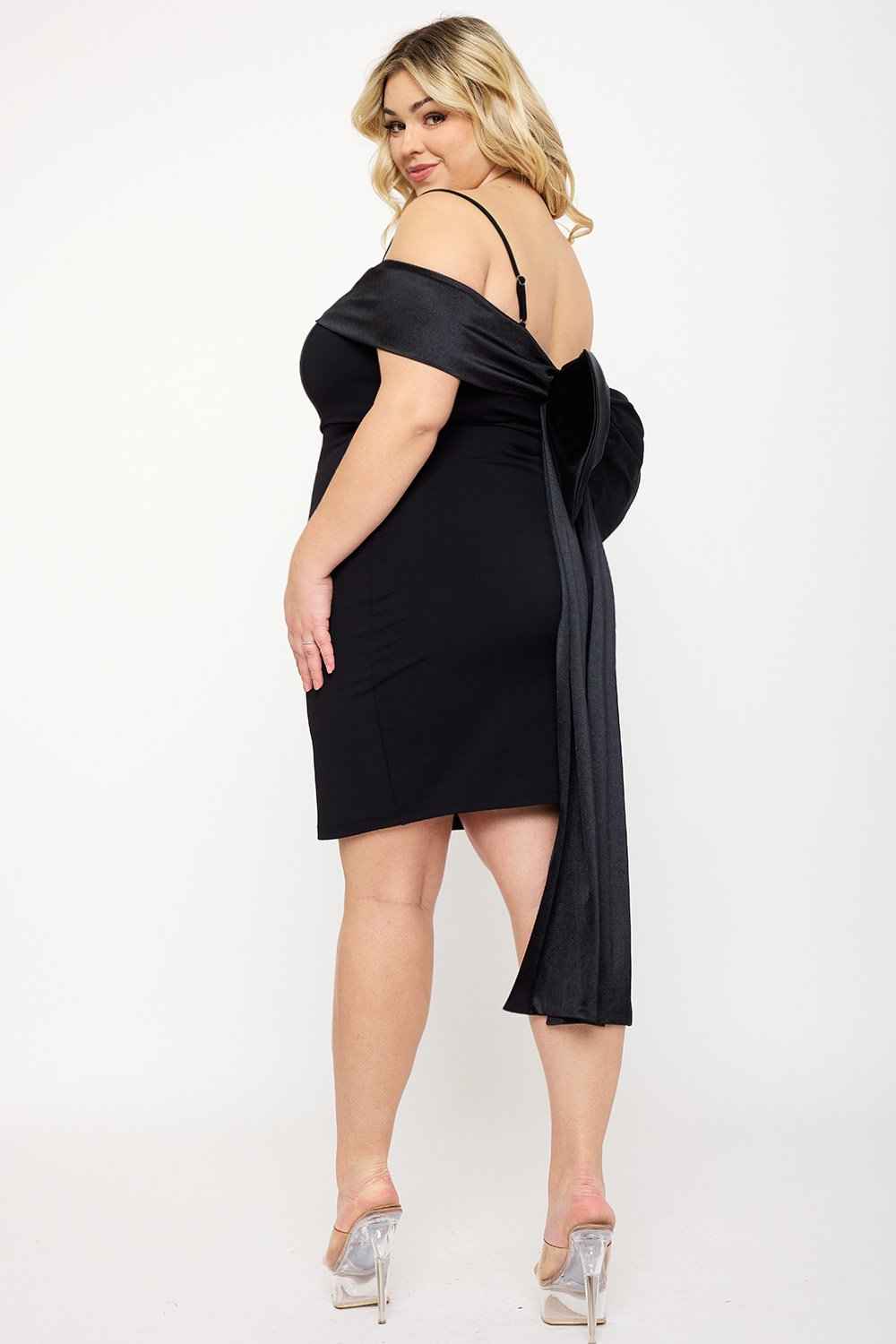 Contrast Fabric Open Shoulder Plus Size Mini Dress