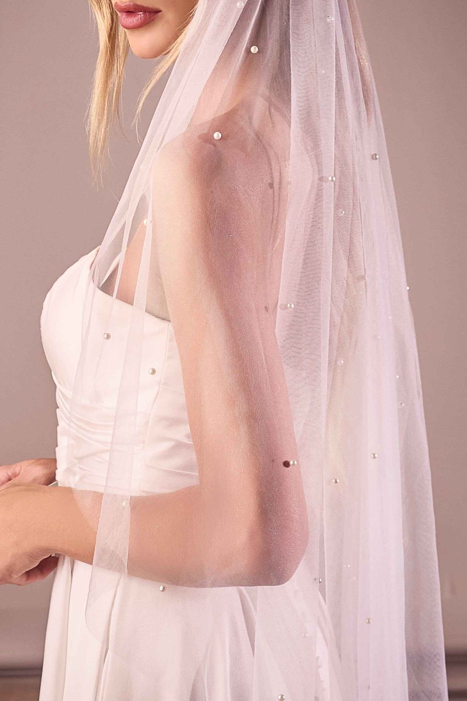Pearl Drops Finger Tip Veil by Ladivine V006